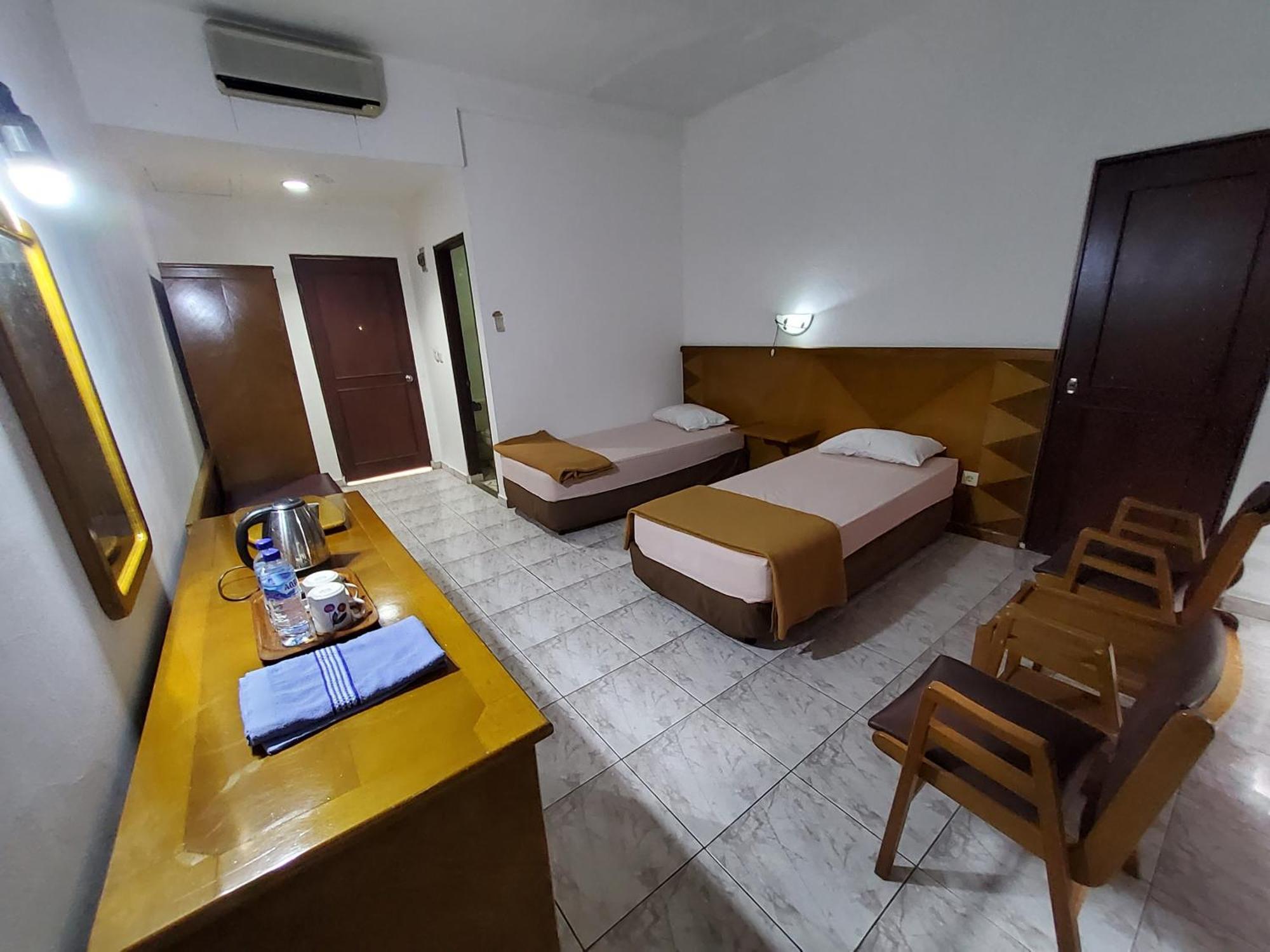 Hotel Kumala Samudra Cikakak Exterior foto